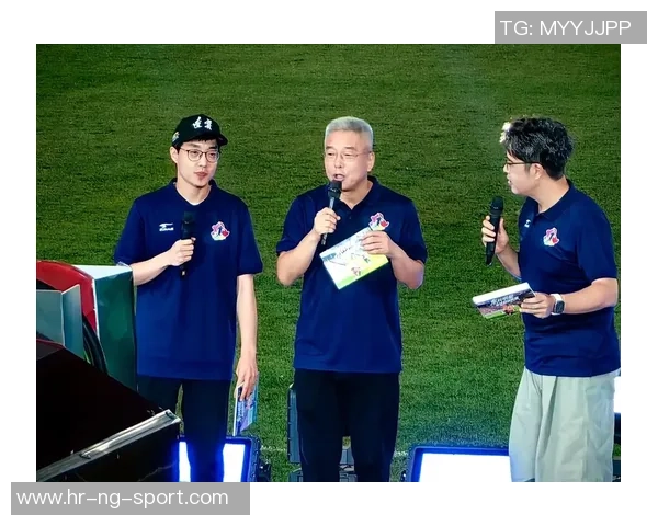 青春挥洒足球之夜校园告别赛点燃激情与友谊的最后一场较量